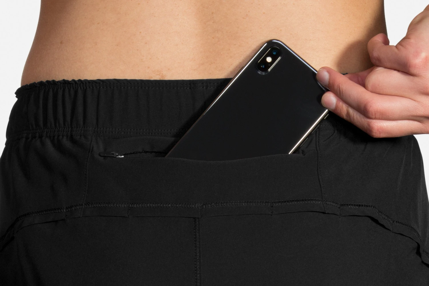 Brooks Women's Chaser 5" 2-IN-1 Short - Black (221464001) 6 Brooks Women's Chaser 5" 2-IN-1 Short - Black (221464001) - Image 4