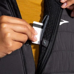 Brooks Women's Shield Hybrid Jacket - Black (221557001) -Sports Cheap Shop 221557 001 D2 Shield Hybrid Jacket 2