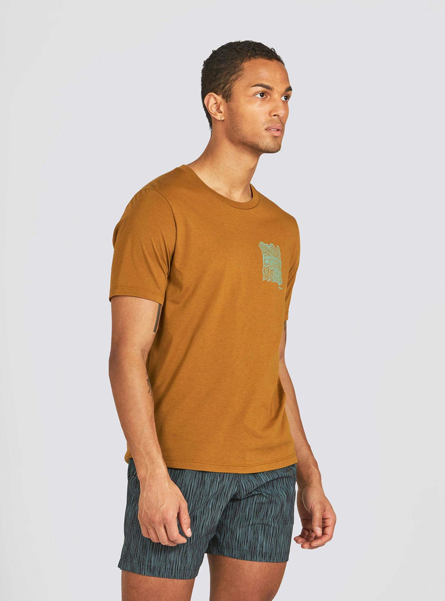Janji Men's Runterra Bio Tee - Run Everywhere Alphatopo (MT06A-S22-ATP) 3 Janji Men's Runterra Bio Tee - Run Everywhere Alphatopo (MT06A-S22-ATP)
