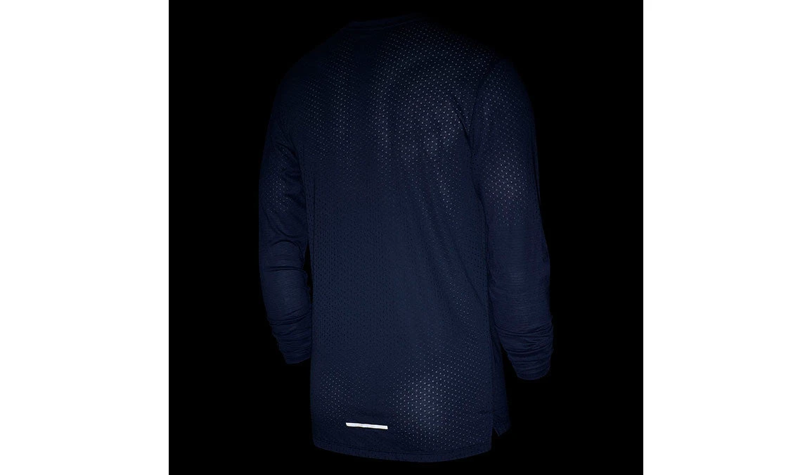 Nike Men's Breathe Rise 365 LS Tee - Sanded Purple (AQ9923-557) 4 Nike Men's Breathe Rise 365 LS Tee - Sanded Purple (AQ9923-557) - Image 2